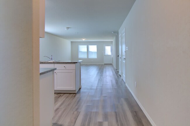 First floor - 31553 Acacia Vis