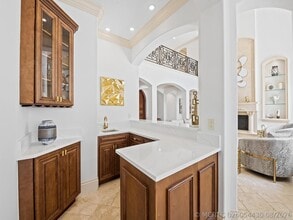Building Photo - 639 Middle River Dr