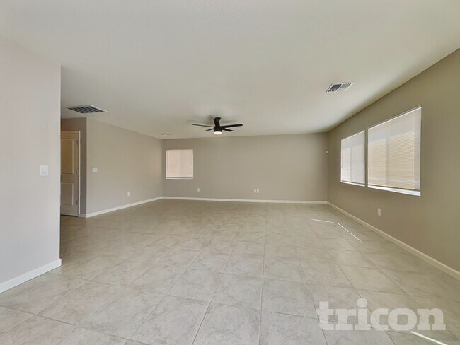 Foto del edificio - 8956 Wolf River Dr