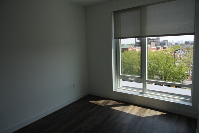Building Photo - 130 Guest St