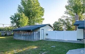 Building Photo - 16825 Palm Ave