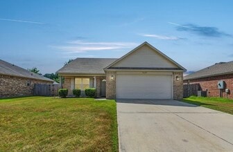 Building Photo - 5625 Pin Oak Ln