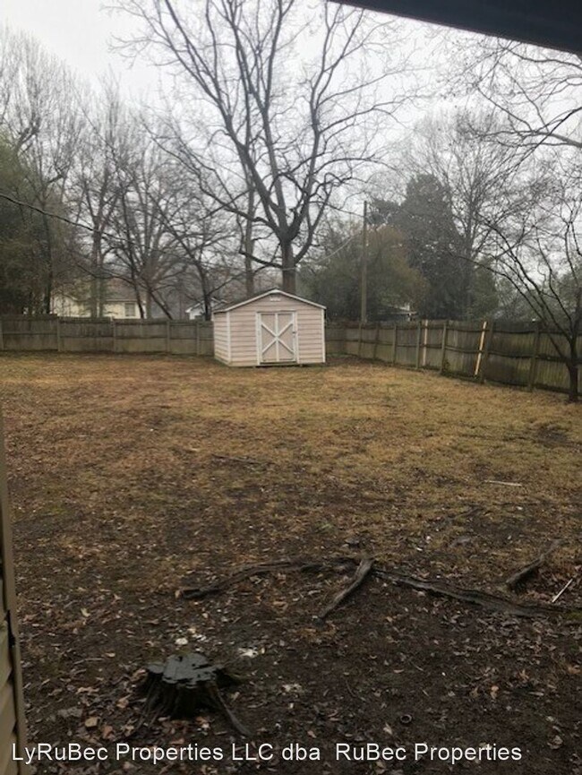 Foto del edificio - 3 br, 2 bath House - 208 W Lee Ave