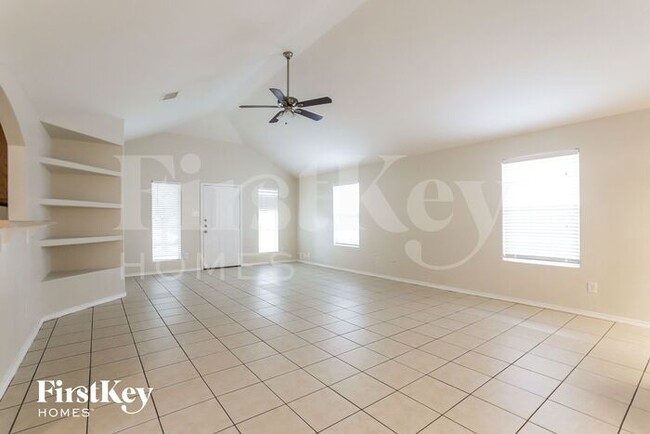 Foto del edificio - 6230 Cottage Pines Dr