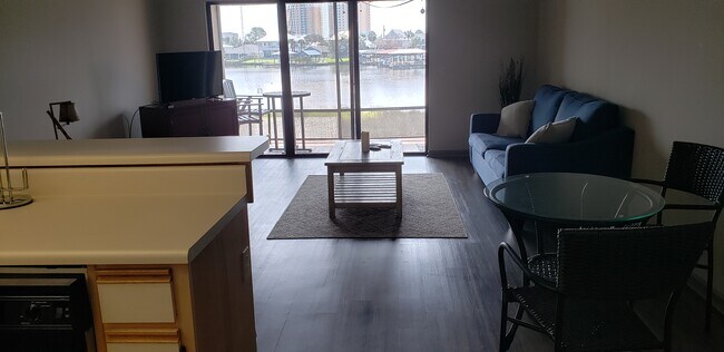 Great light and space - 8501 N Lagoon Dr