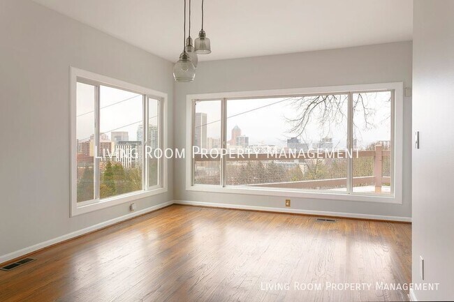 Foto del edificio - 1531 SW Upper Hall St