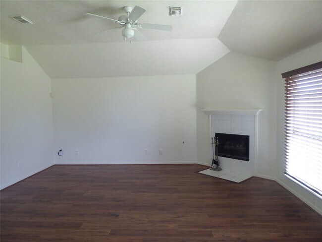 Foto del edificio - 3522 Sheldon Dr