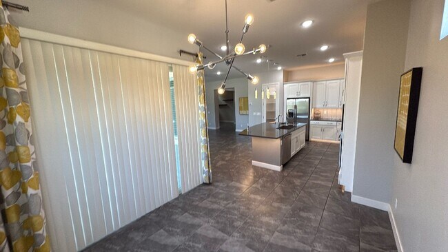 Foto del edificio - 5 bedroom 3.5 bath in Goodyear