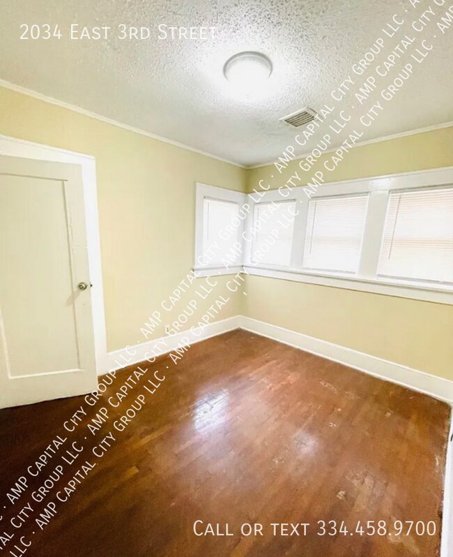 Foto del edificio - 2034 E 3rd St