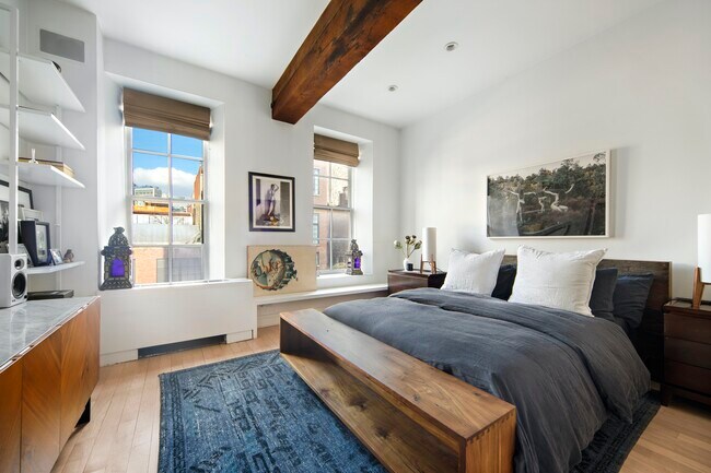 Building Photo - West Village Perfection
