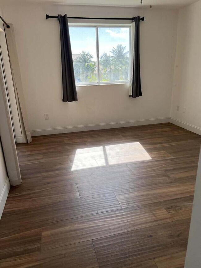 Foto del edificio - 2640 S University Dr