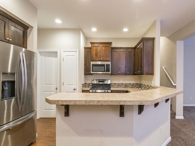 Foto del edificio - 4 bedroom 2.5 bathroom home