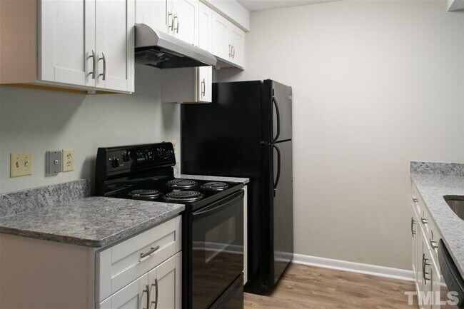 Kitchen - 3021 Huntleigh Dr