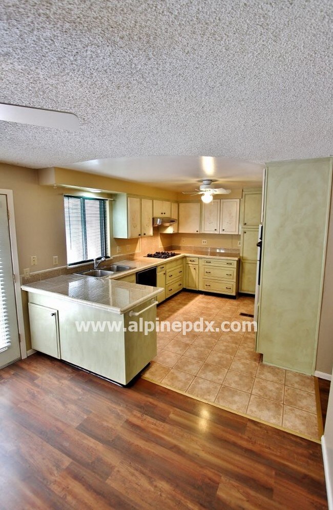 Building Photo - 20220 SW Carlin Blvd