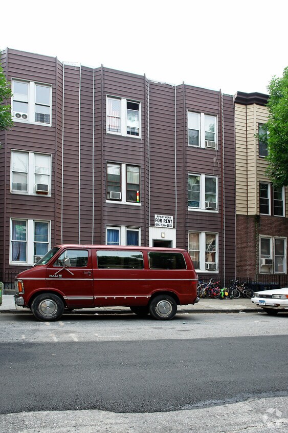 Primary Photo - 733 6th Ave