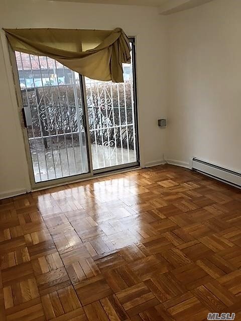 Foto del edificio - 51-04 Hillyer St