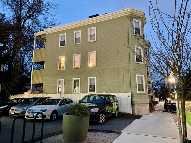Building Photo - 257 Beacon St