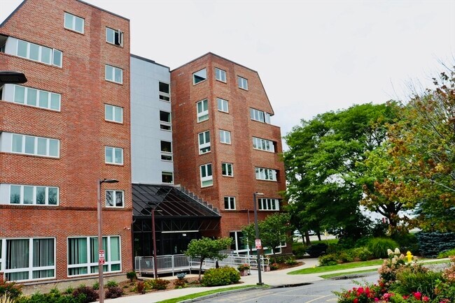Building Photo - 154 Lynnway