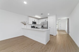 Building Photo - 17935 Becker Lndg Dr