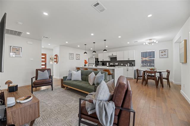 Foto del edificio - 1415 Mountain Lake Rd
