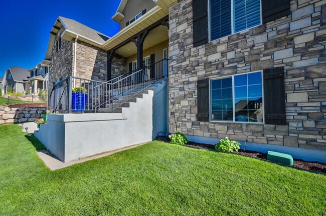 Building Photo - 222 Parkway Cir