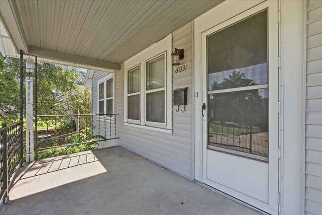 Foto del edificio - 6031 Pine St