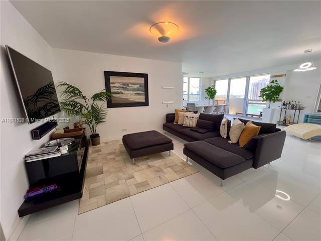 Foto del edificio - 1500 Bay Rd