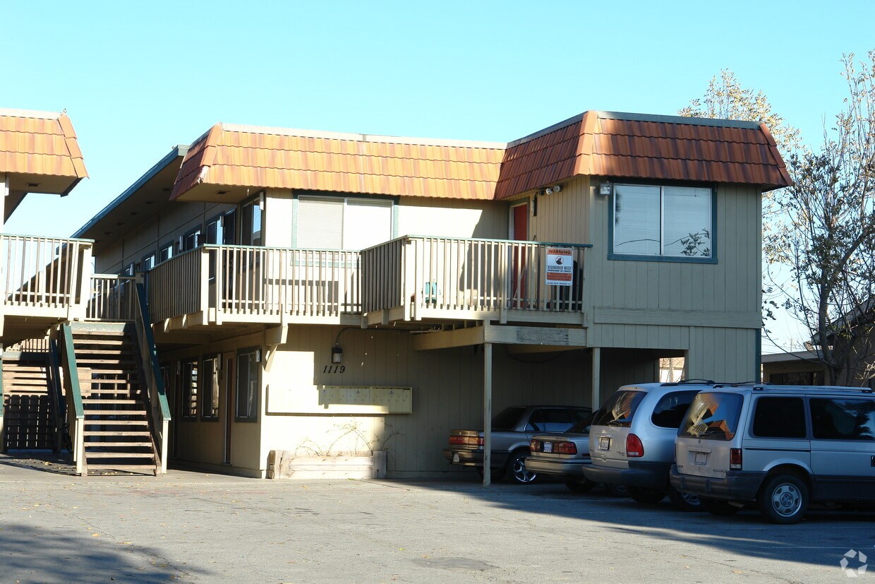 Foto del edificio - 1119 N Sanborn Rd