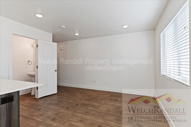 Foto del edificio - 1177 Shady Brook Ln S