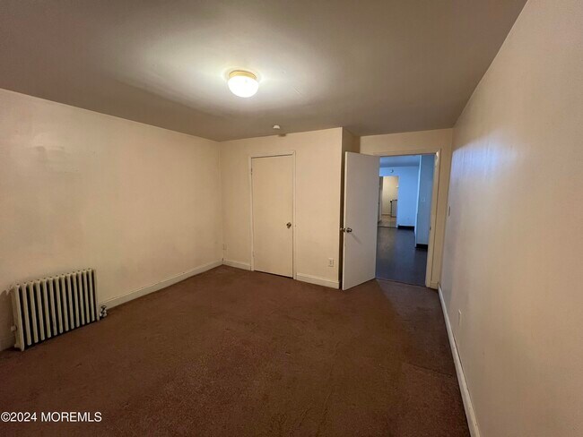 Building Photo - 462 Compton Ave