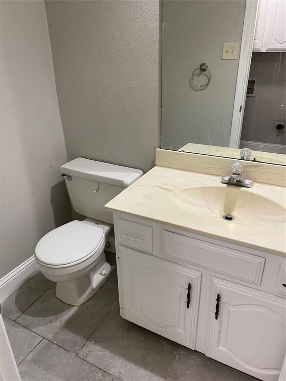 Building Photo - 2623 Summertree Dr