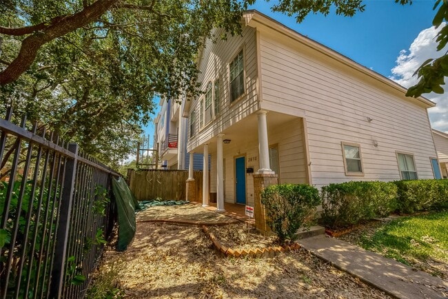 Building Photo - 2810 Austin St