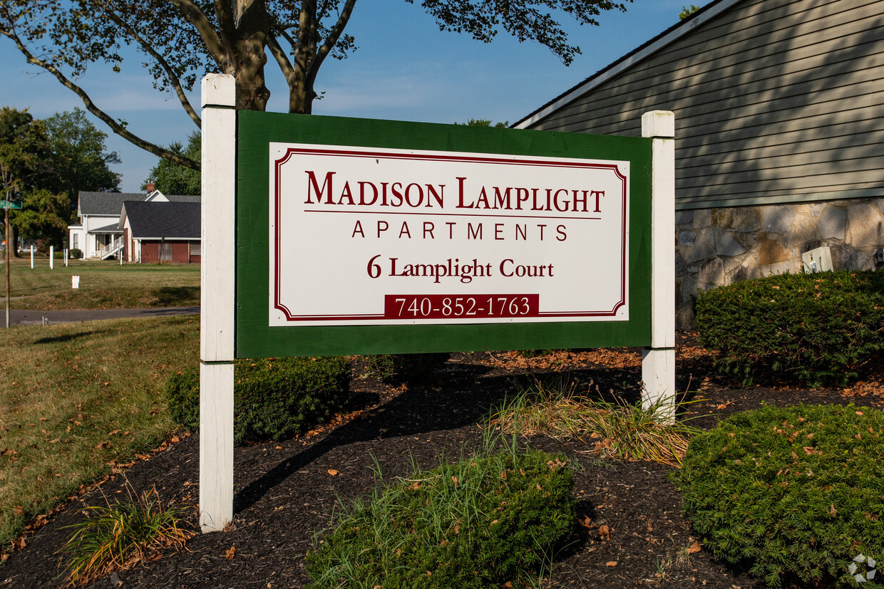 Foto principal - Madison Lamplight Apartments