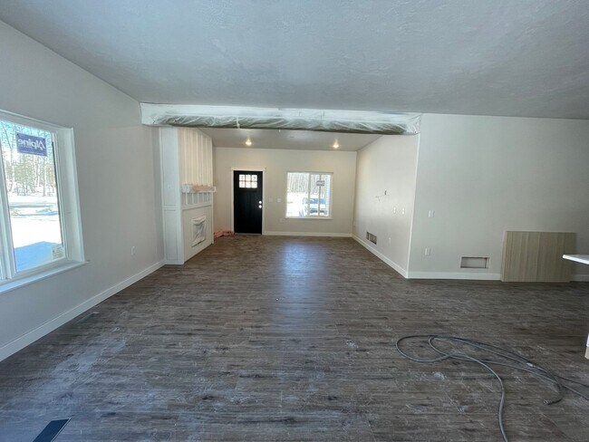 Foto del edificio - 7442 N Paw St