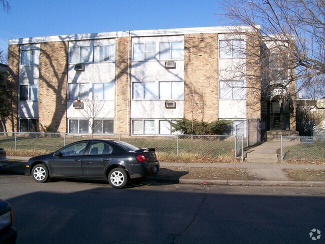 Building Photo - 3132 S Pleasant Ave