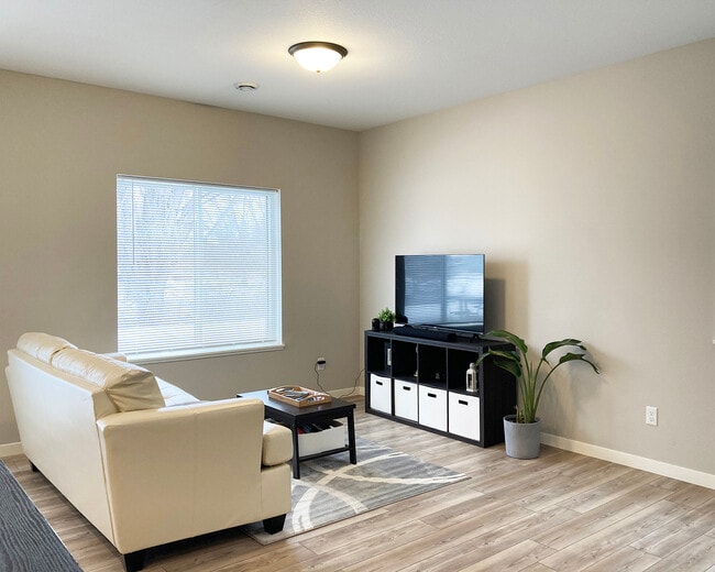 Building Photo - 200 Timberwolf Dr