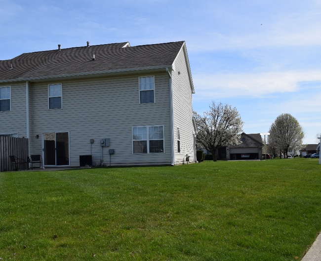 Building Photo - 1090 Fairlane Ct