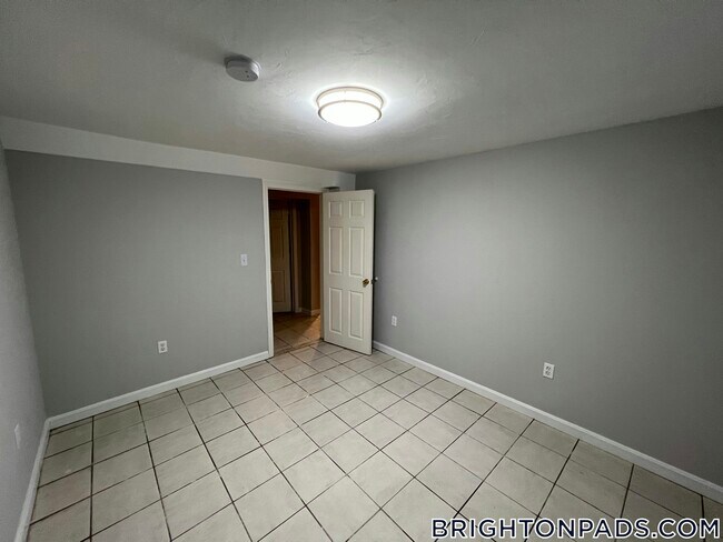 Building Photo - 72 Nonantum St