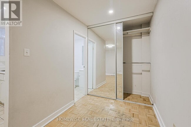 Building Photo - 33 Maitland St