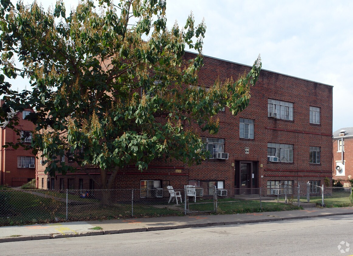Building Photo - 1511 Washington St E