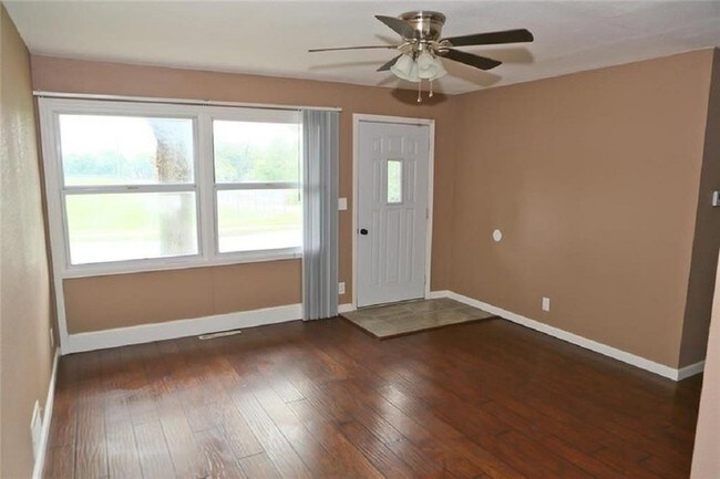 Foto del edificio - 5221 Sycamore Ave