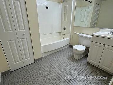 Foto del edificio - 15 N Beacon St
