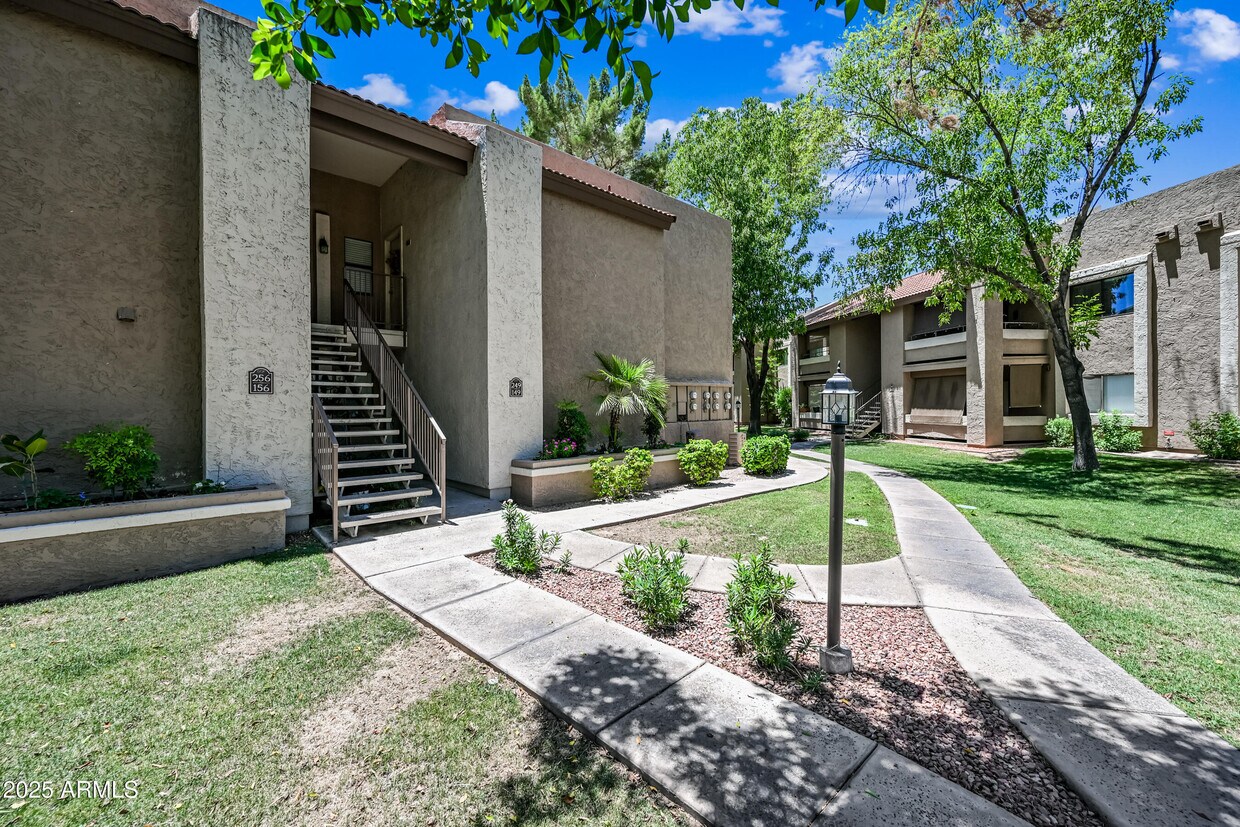 Foto principal - 2146 W Isabella Ave