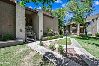 Building Photo - 2146 W Isabella Ave