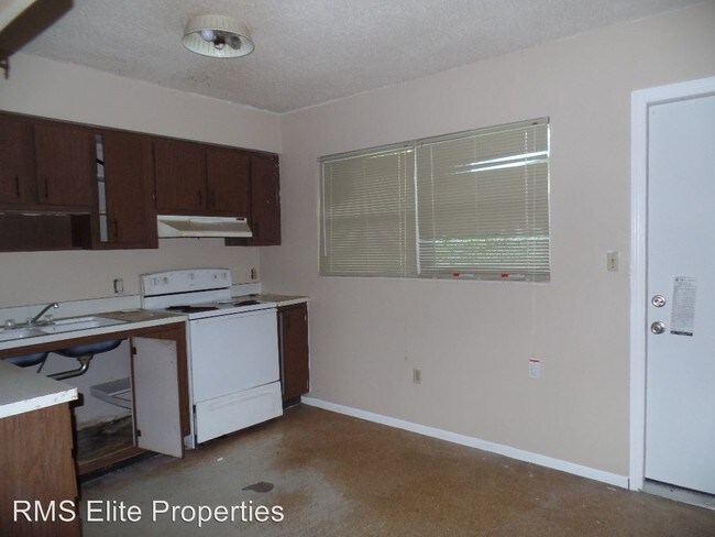 Building Photo - 2409 13th St W