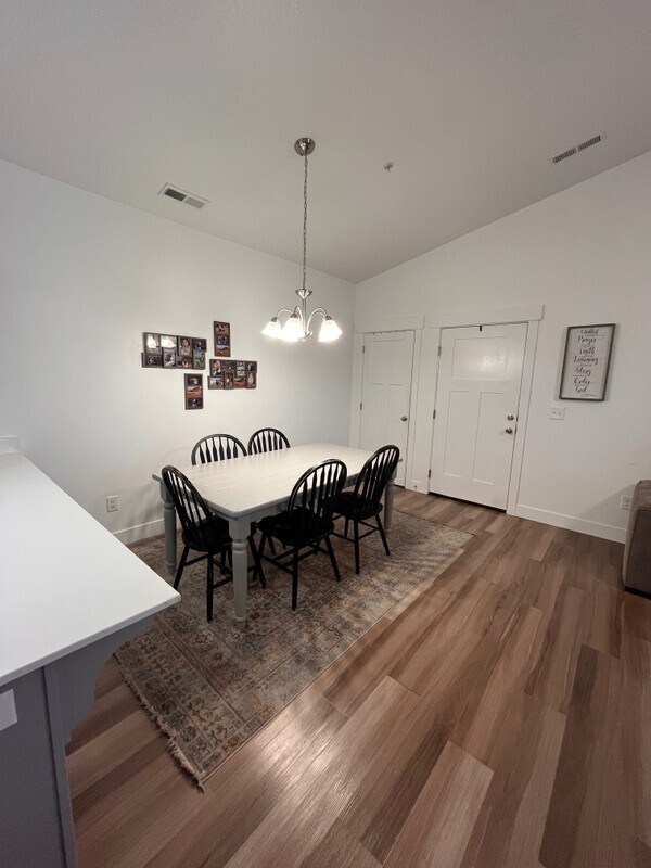 Foto del edificio - 791 N 380 W