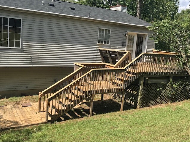 Rear multi-level-deck - 3512 Greywood Dr