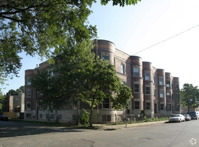 Building Photo - 4347-4349 S Forrestville Ave