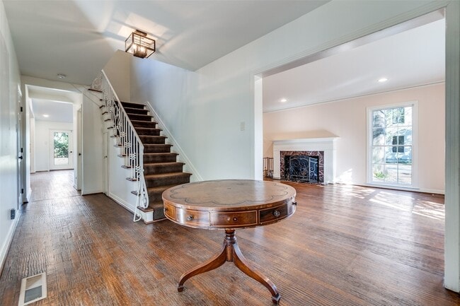 Photo - 6255 Deloache Ave House