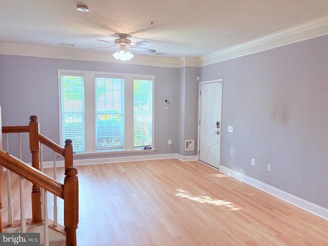 Foto del edificio - 2396 Brookmoor Ln